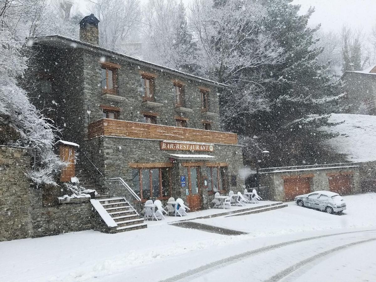 Hostal Les Roquetes Queralbs Luaran gambar