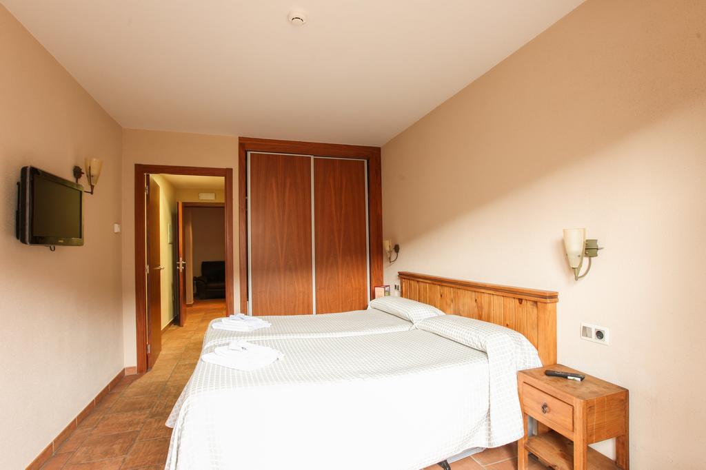 Hostal Les Roquetes Queralbs Luaran gambar