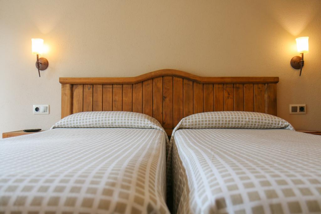 Hostal Les Roquetes Queralbs Luaran gambar
