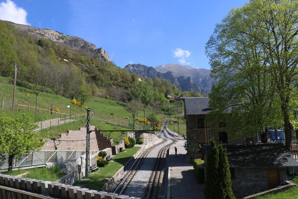 Hostal Les Roquetes Queralbs Luaran gambar